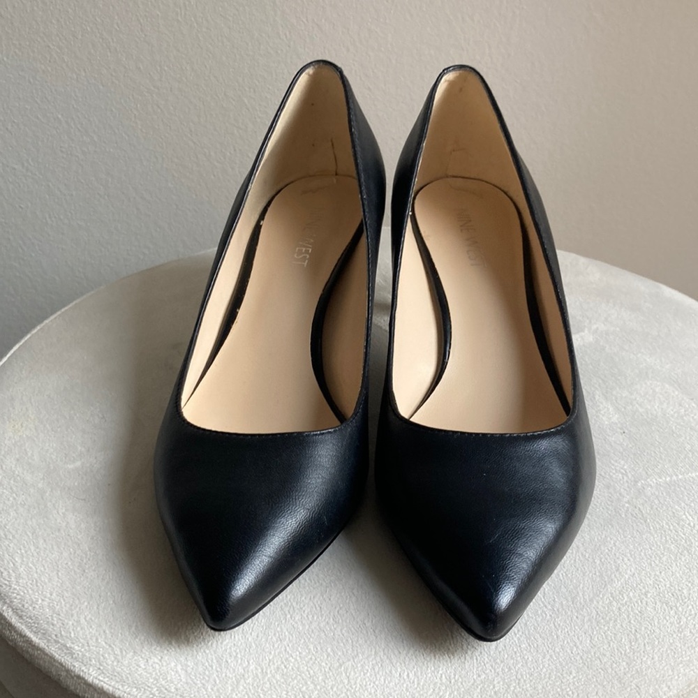 Black kitten heels